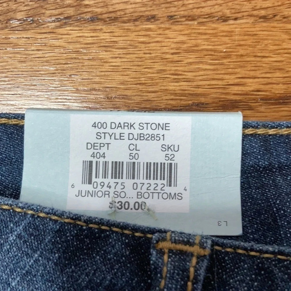 NWT SO Dark Denim Bermuda Cuffed Shorts Sz: 11 - Picture 7 of 8